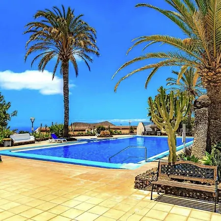 Tropicalidays Oceanview דירה