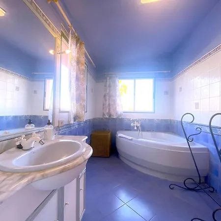 Tropicalidays Oceanview アパート